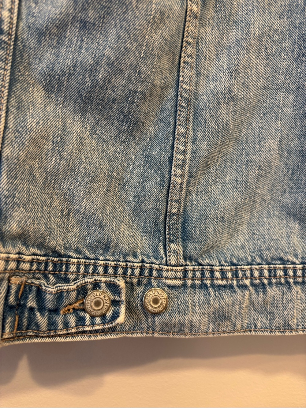 Old Navy Distressed Denim Jacket Light Wash Everyday Casual Women's Small - Picture 5 of 7
